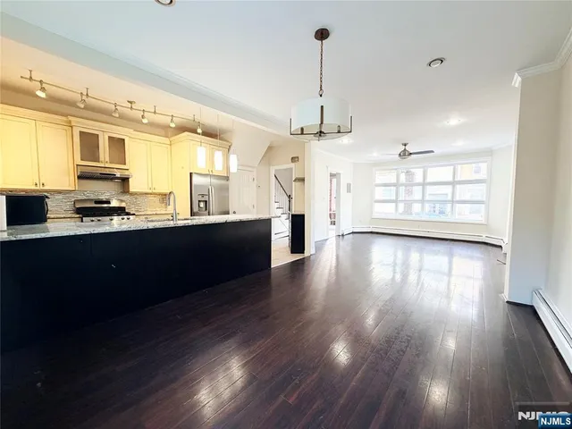 $3,500 | 6013 Buchanan Place, West New York, NJ 07093