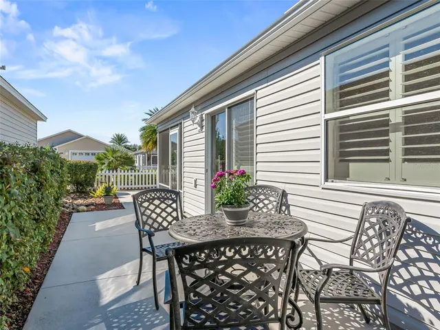 $299,900 | 1999 Kelmscott Street, The Villages, FL 32162