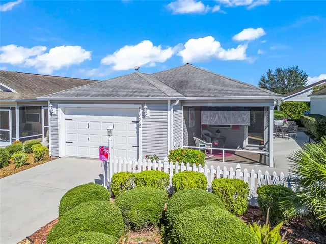 $299,900 | 1999 Kelmscott Street, The Villages, FL 32162