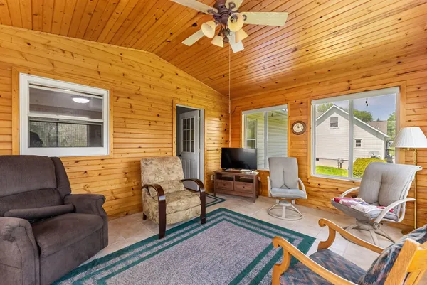 $329,900 | 11435 95th Avenue, Blue Grass, IA 52726