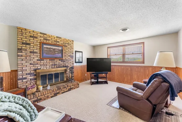 $329,900 | 11435 95th Avenue, Blue Grass, IA 52726