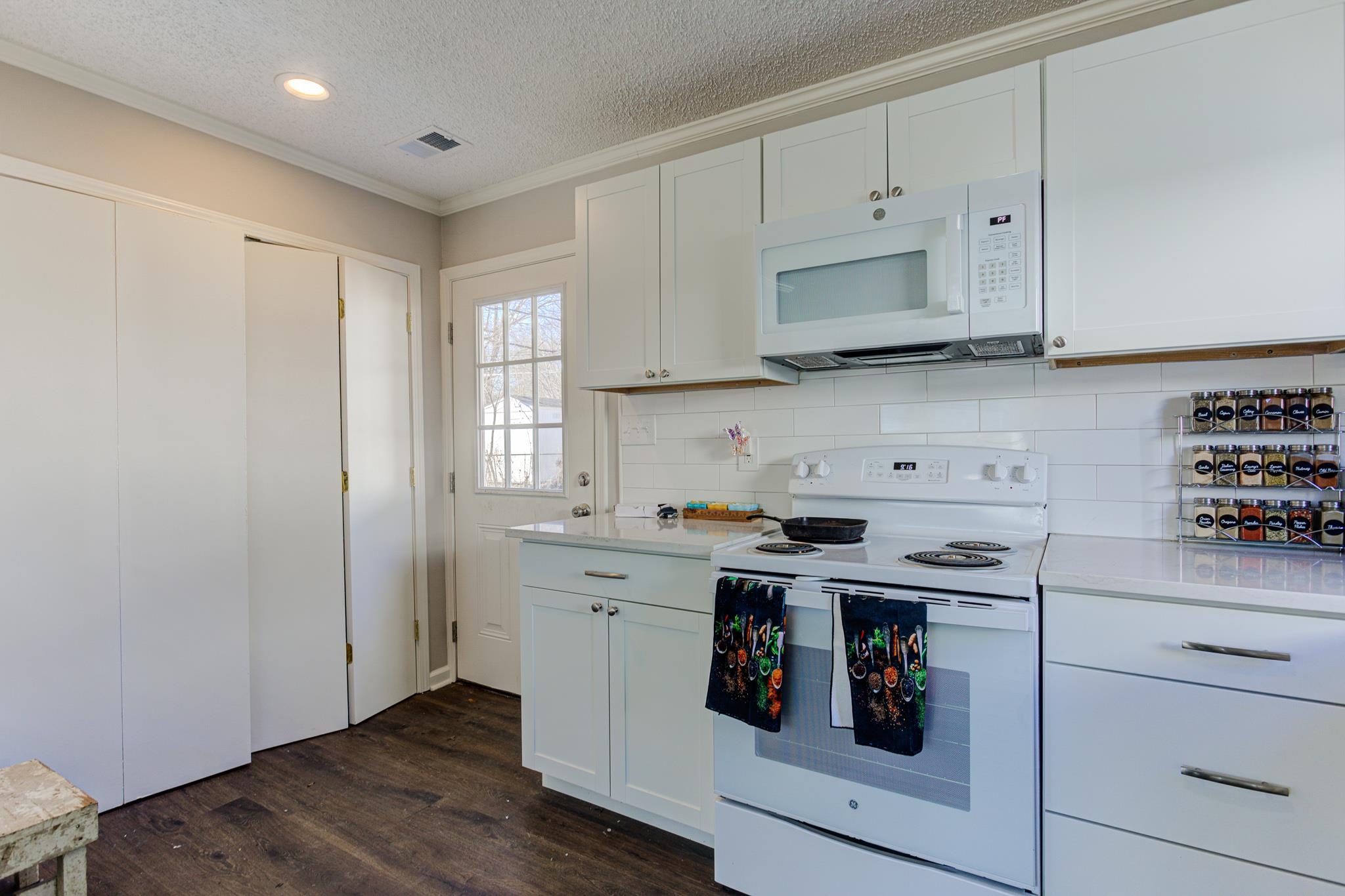 459 McDermitt Road Memphis, TN 38120 - Photo 11 of 20 Gallery Image 11