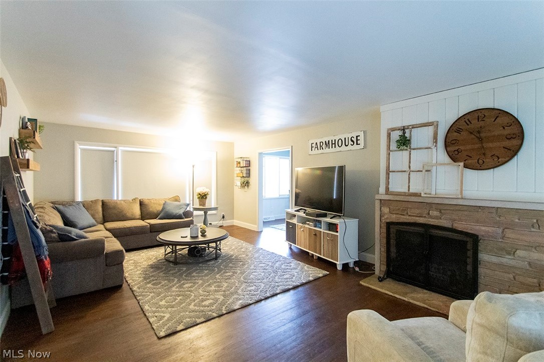 1540 Sand Run Road Akron, OH 44333 - Photo 2 of 31