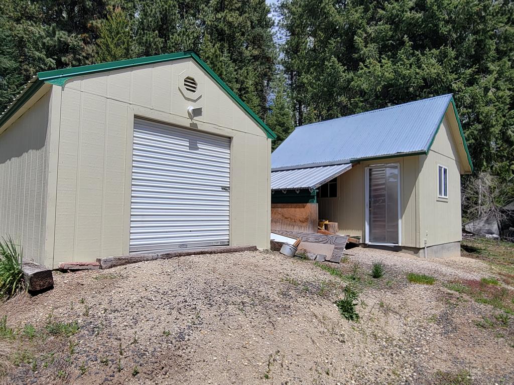 10125 Round Valley Road Cascade, ID 83611 - Photo 4 of 23 Outbuildings