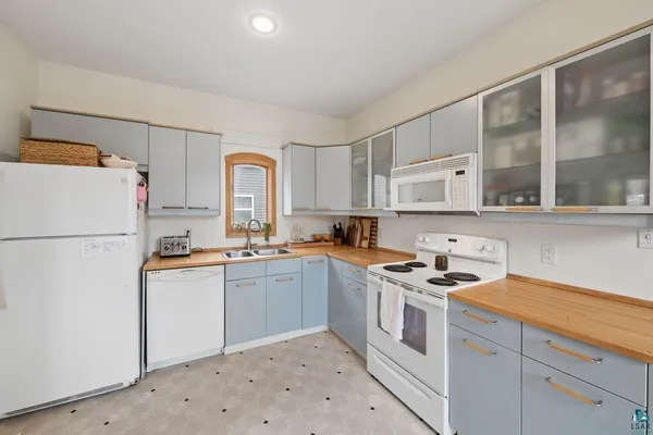 $210,000 | 1015 14th Avenue West, Ashland, WI 54806