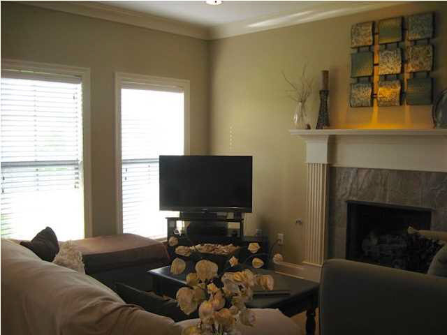 444 Springhill Place Brandon, MS 39047 - Photo 5 of 25 View of the windows in the living area.