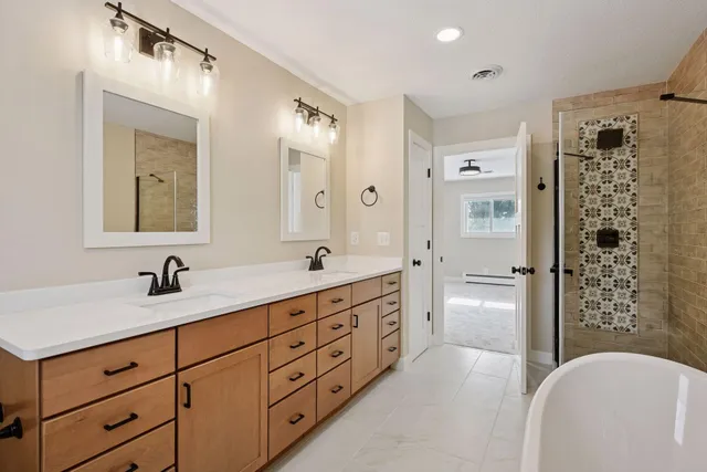 $989,900 | 17100 Hampton Court, Minnetonka, MN 55345