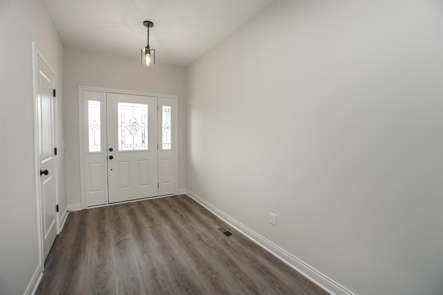 368 Muirfield Point Lawrenceburg, IN 47025 - Photo 2 of 40