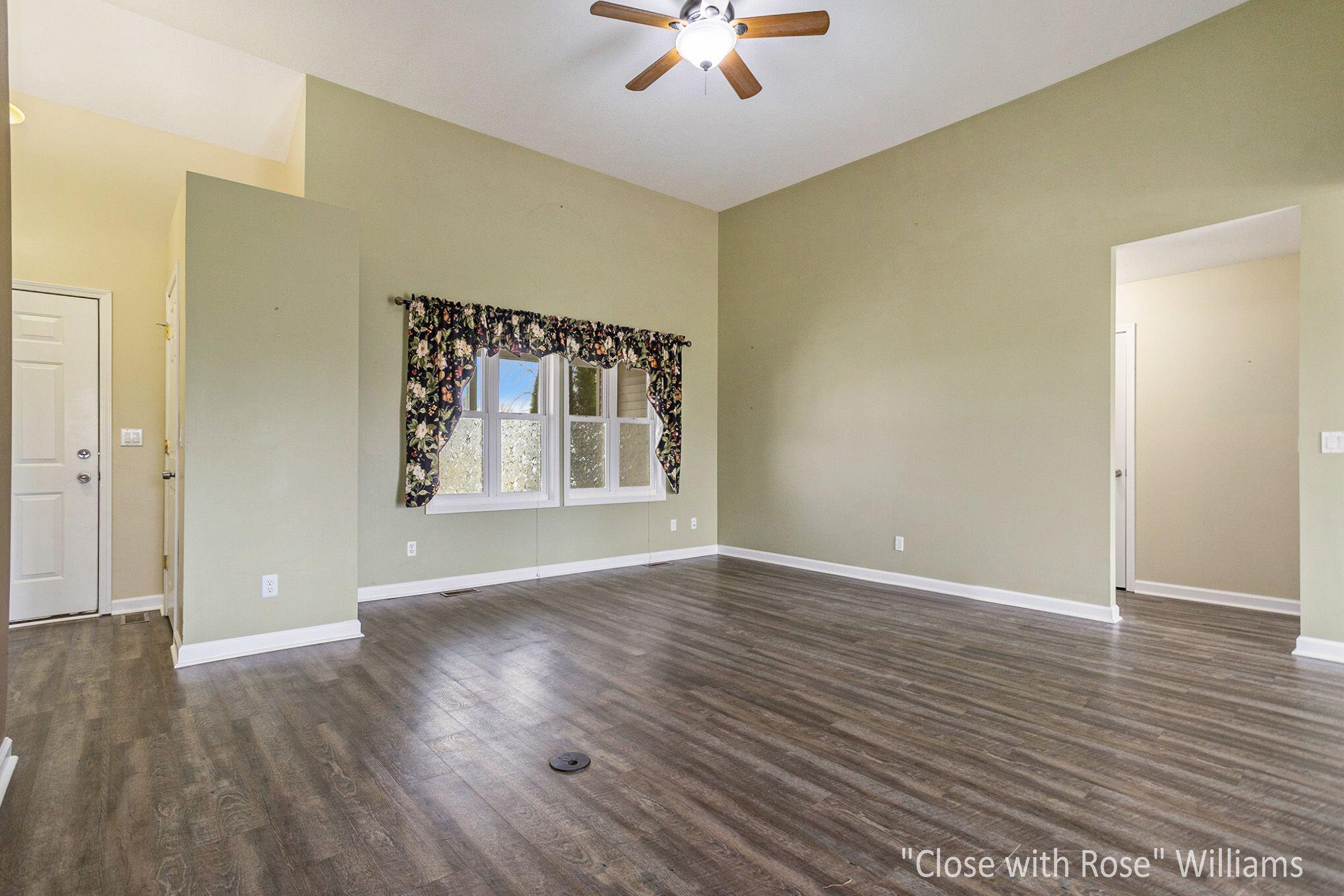 9100 R-Drive South Union City, MI 49094 - Photo 5 of 46 Living Room 1