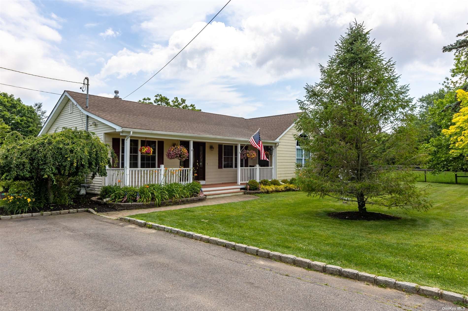 2785 River Road Calverton, NY 11933 - Photo 1 of 1 Gallery Image 1