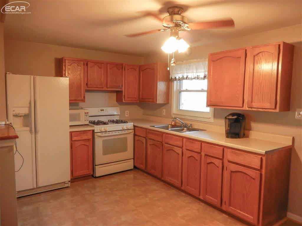 9059 Duffield Road Gaines, MI 48436 - Photo 3 of 28