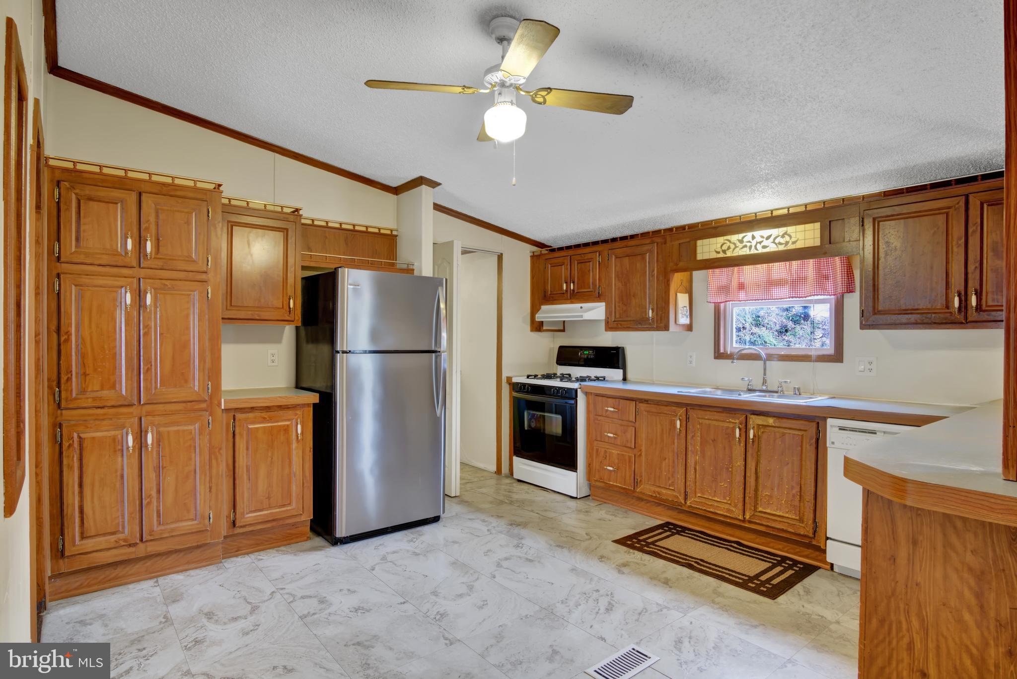 901 South Spring Garden Street Carlisle, PA 17015 - Photo 9 of 25