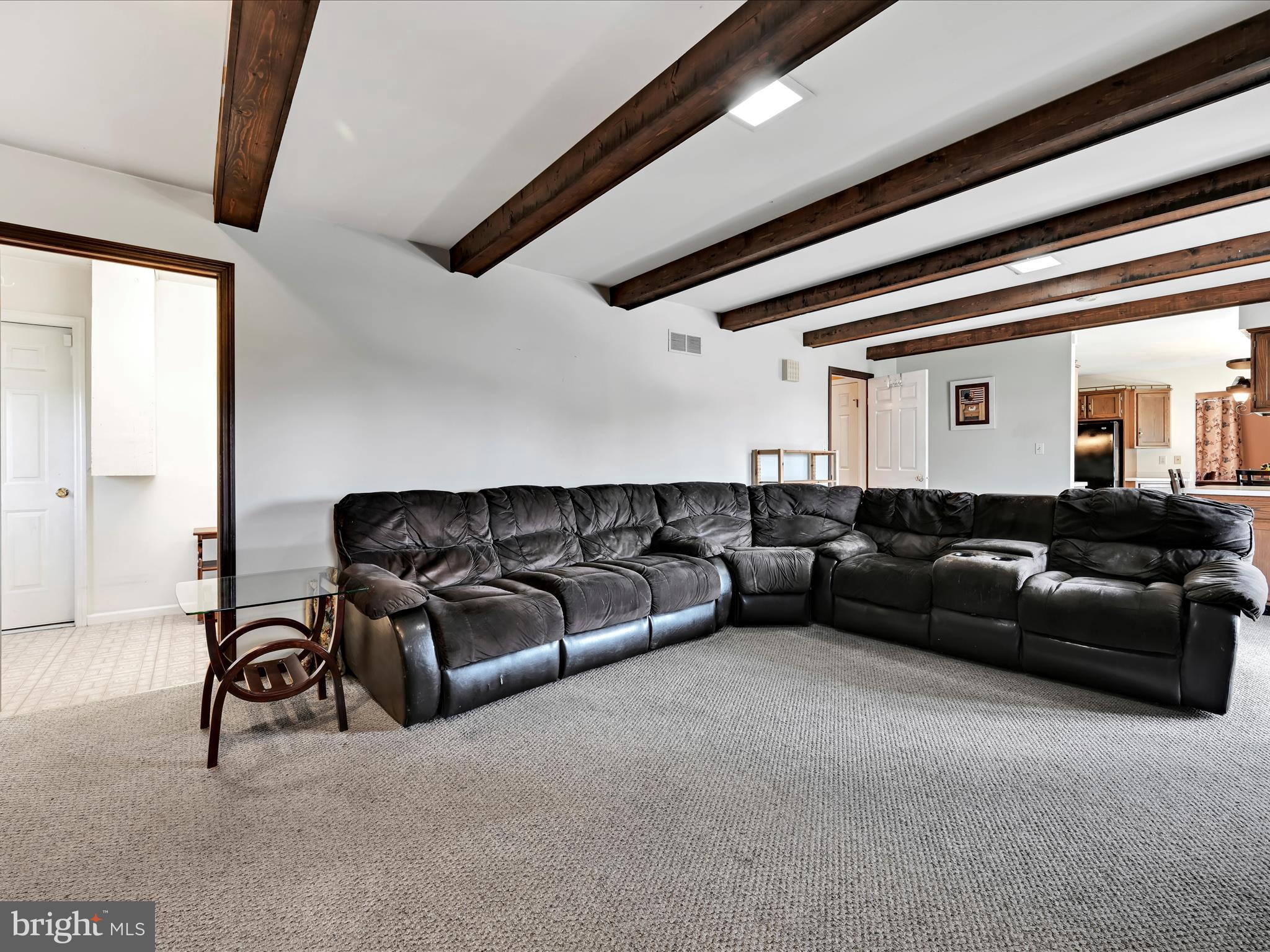 600 Beech Street Reading, PA 19605 - Photo 20 of 50 a living room with furniture