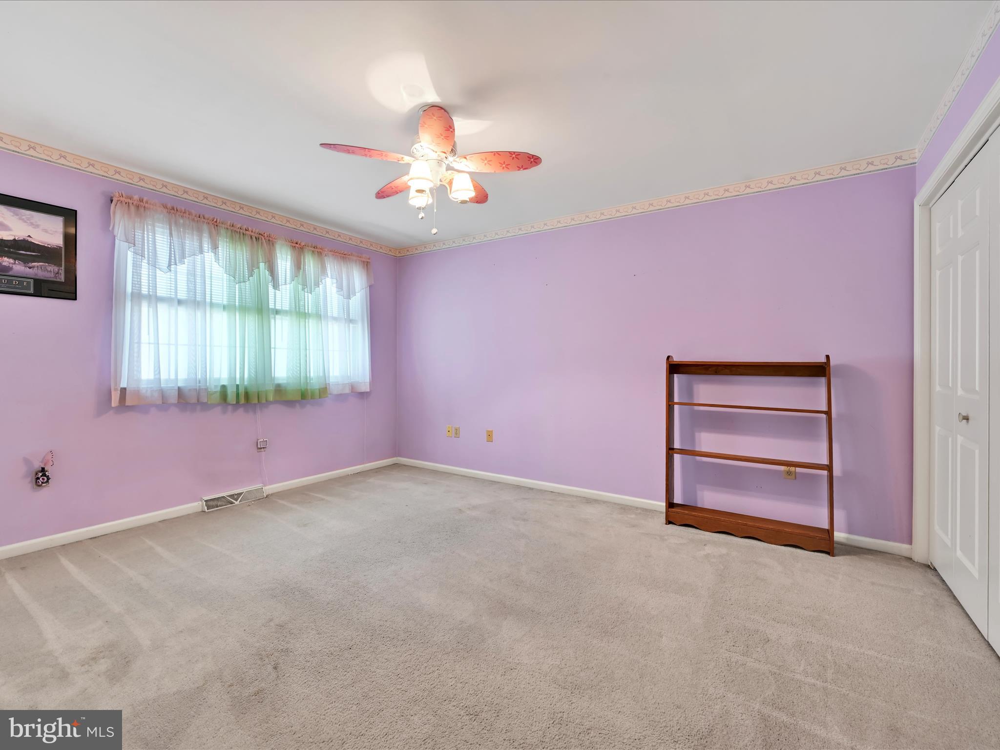 600 Beech Street Reading, PA 19605 - Photo 33 of 50 a view of an empty room with a window