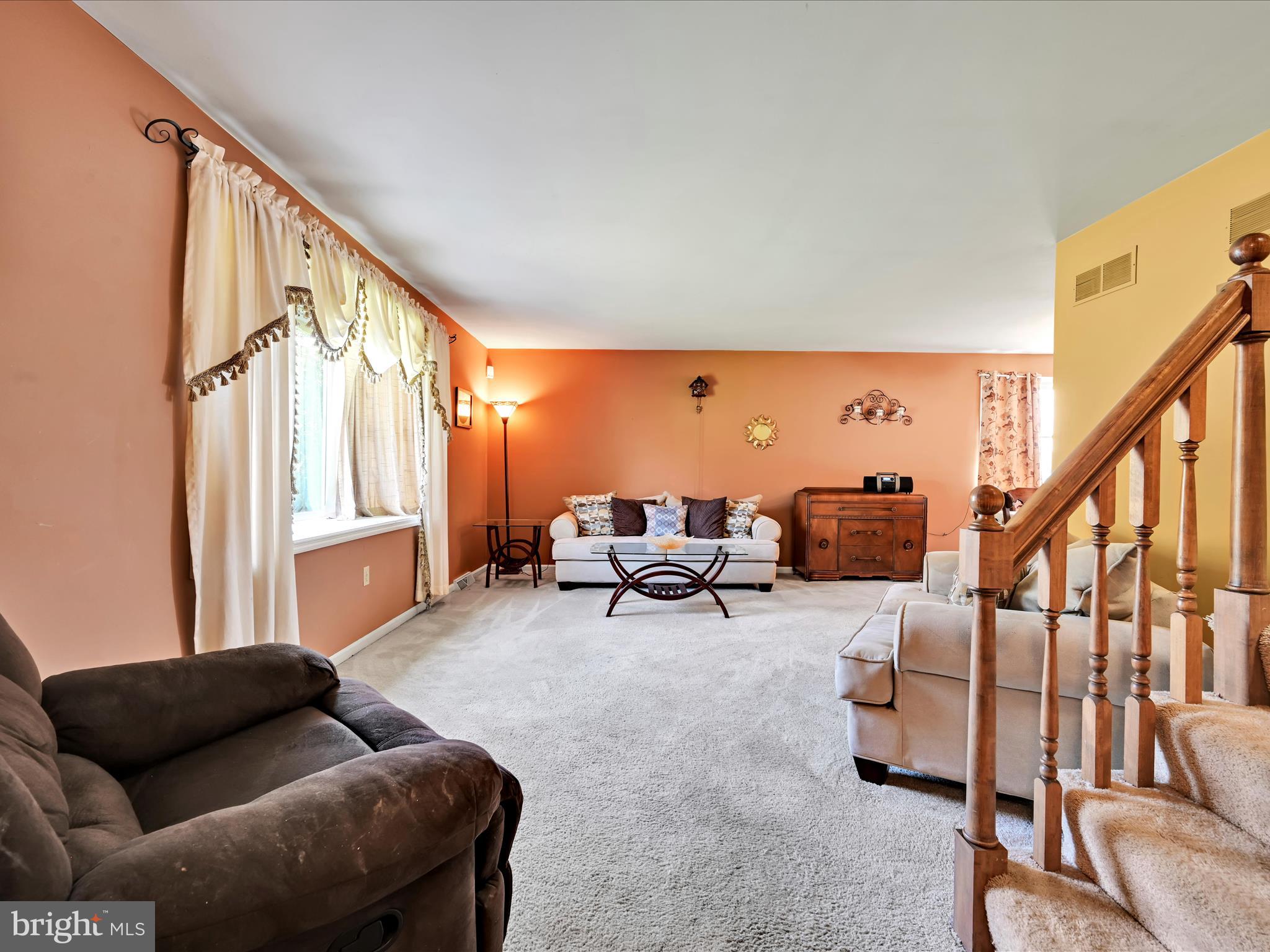 600 Beech Street Reading, PA 19605 - Photo 8 of 50 a living room with furniture and a window