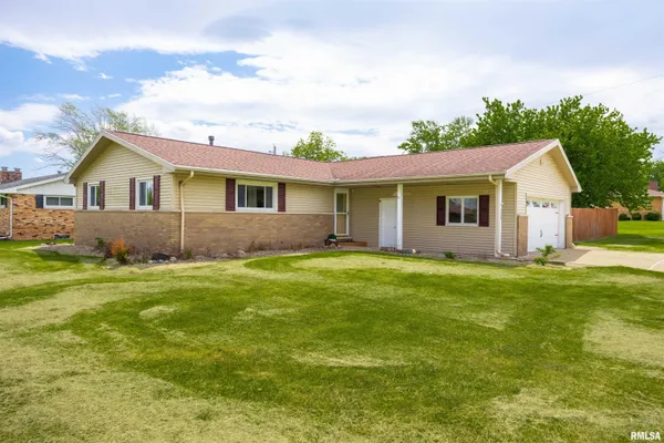 $235,000 | 320 West Michigan Avenue, Metamora, IL 61548