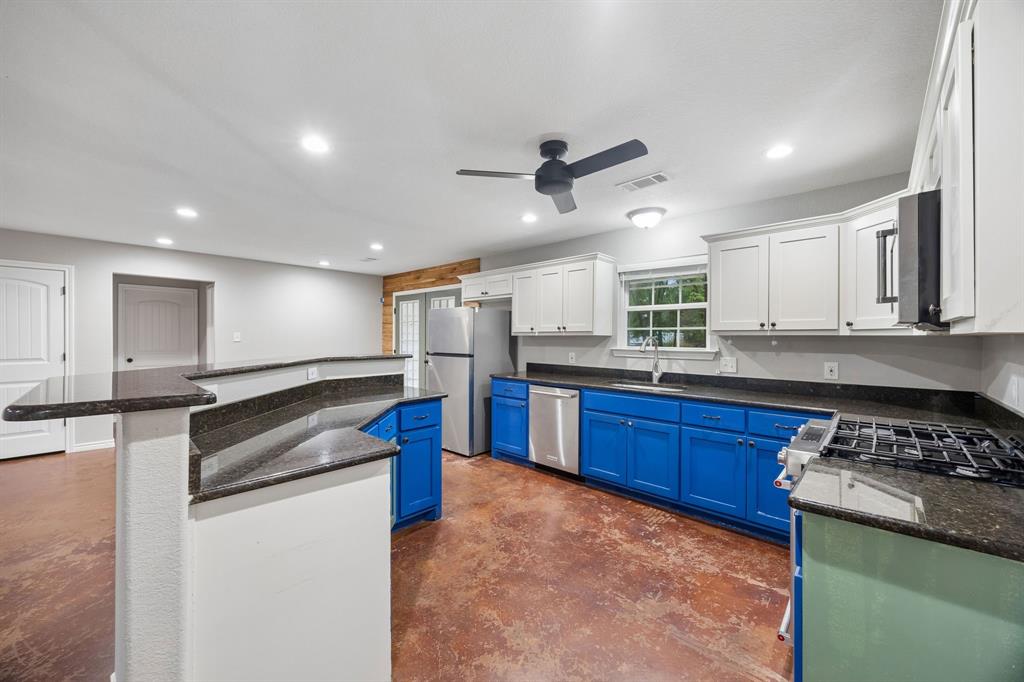 1382 Rogers Road Newark, TX 76071 - Photo 12 of 31 Gallery Image 12