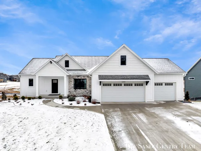 $664,900 | 14968 Fillmore Street, West Olive, MI 49460