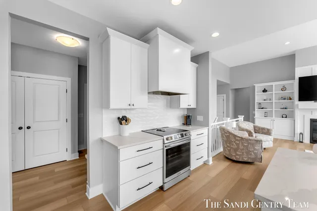 $664,900 | 14968 Fillmore Street, West Olive, MI 49460