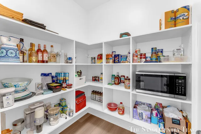 $664,900 | 14968 Fillmore Street, West Olive, MI 49460