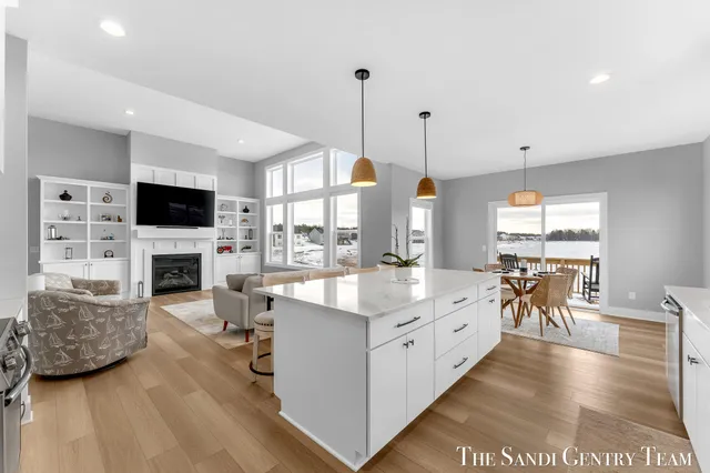 $664,900 | 14968 Fillmore Street, West Olive, MI 49460