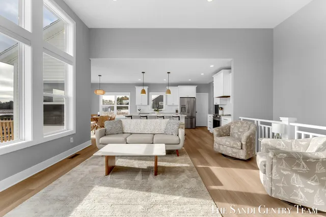 $664,900 | 14968 Fillmore Street, West Olive, MI 49460