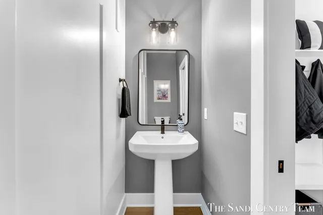 $664,900 | 14968 Fillmore Street, West Olive, MI 49460