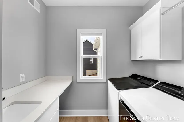 $664,900 | 14968 Fillmore Street, West Olive, MI 49460