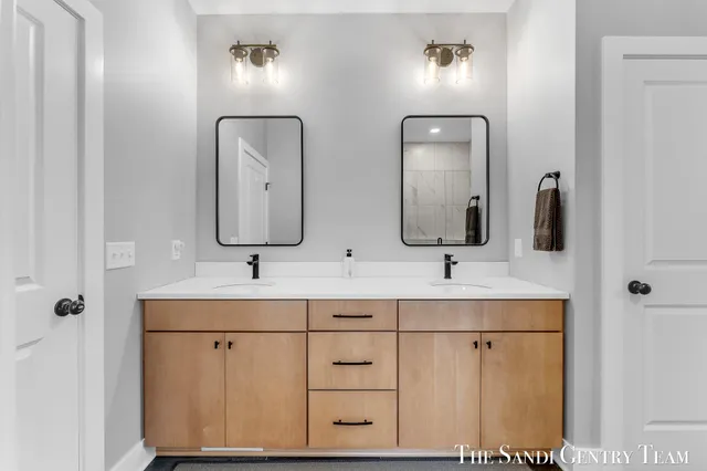 $664,900 | 14968 Fillmore Street, West Olive, MI 49460