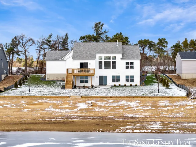 $664,900 | 14968 Fillmore Street, West Olive, MI 49460