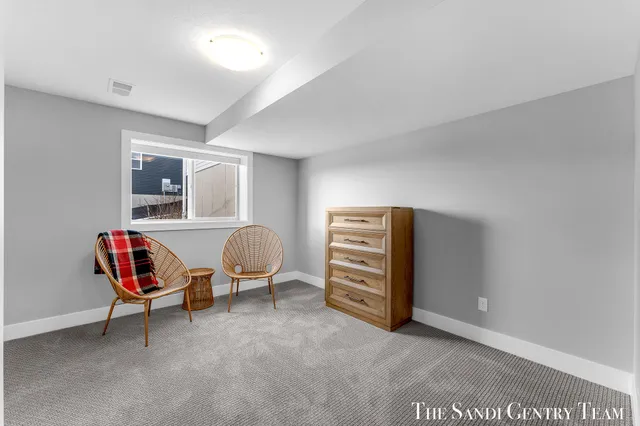 $664,900 | 14968 Fillmore Street, West Olive, MI 49460