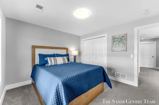 $664,900 | 14968 Fillmore Street, West Olive, MI 49460