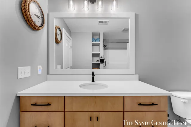 $664,900 | 14968 Fillmore Street, West Olive, MI 49460