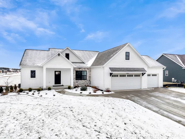 $664,900 | 14968 Fillmore Street, West Olive, MI 49460