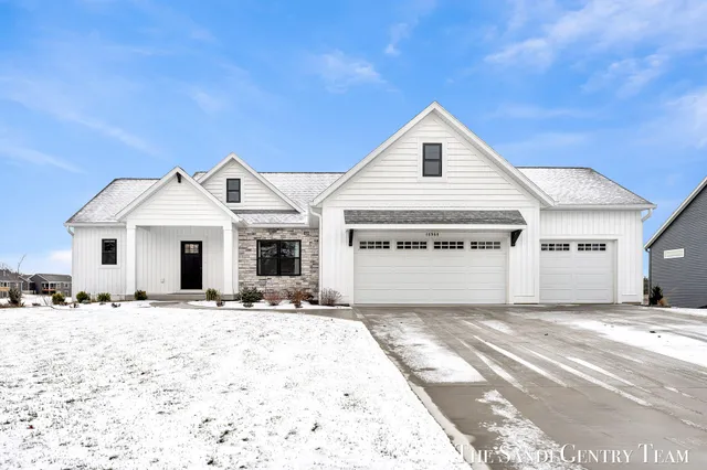$664,900 | 14968 Fillmore Street, West Olive, MI 49460