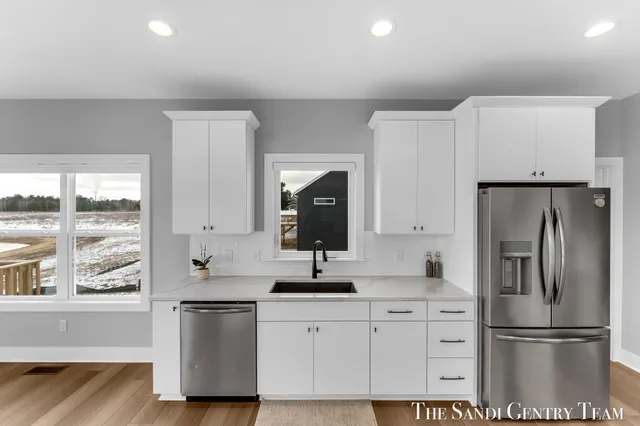 $664,900 | 14968 Fillmore Street, West Olive, MI 49460