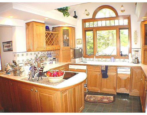 8 Ridgewood Road Webster, MA 01570 - Photo 8 of 18 Gallery Image 8