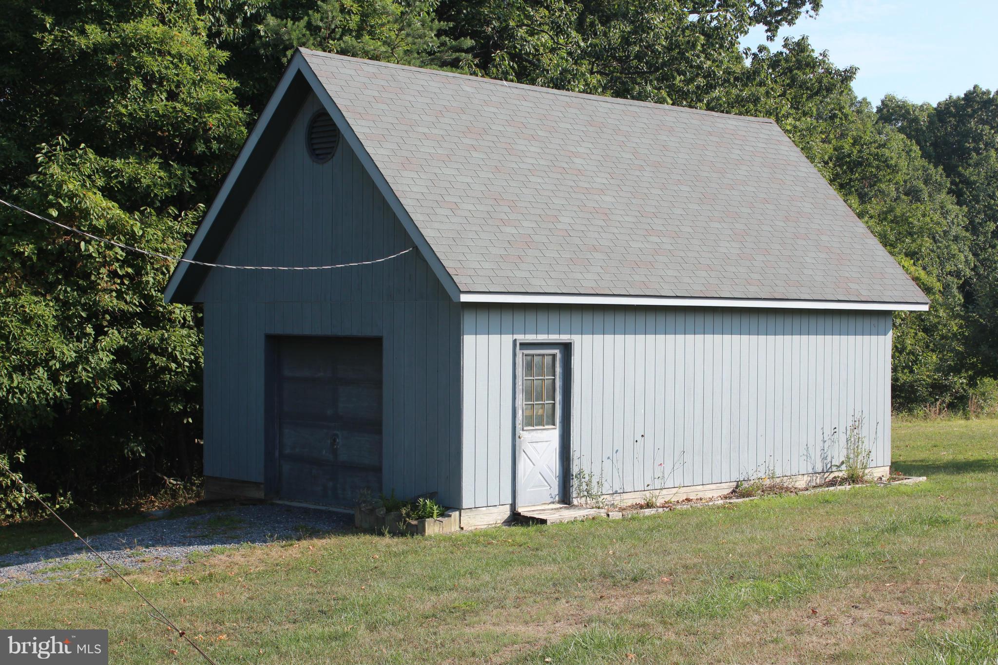 140 Collinsville Road Cross Junction, VA 22625 - Photo 2 of 8 Exterior (Rear)