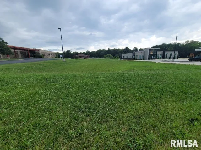 $149,000 | 3128 Veterans Memorial Drive, Mount Vernon, IL 62864