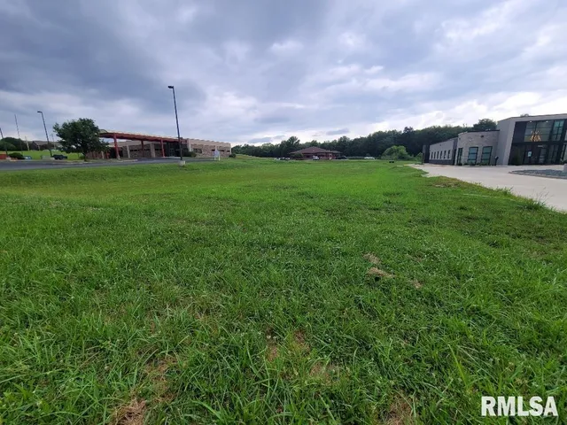 $149,000 | 3128 Veterans Memorial Drive, Mount Vernon, IL 62864