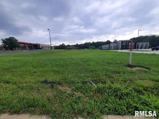 $149,000 | 3128 Veterans Memorial Drive, Mount Vernon, IL 62864