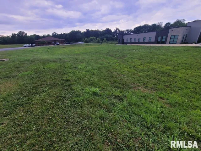 $149,000 | 3128 Veterans Memorial Drive, Mount Vernon, IL 62864