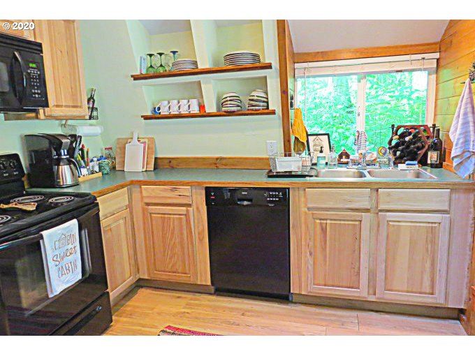 10207 Ridgeview Terrace Birkenfeld, OR 97016 - Photo 11 of 32 Gallery Image 11