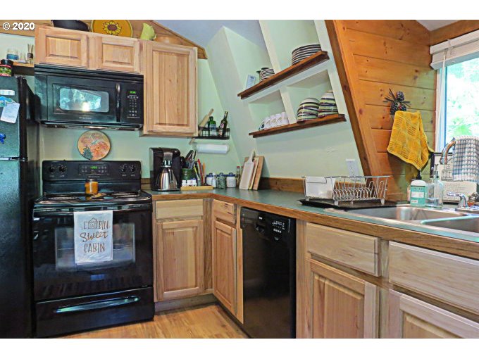 10207 Ridgeview Terrace Birkenfeld, OR 97016 - Photo 12 of 32 Gallery Image 12