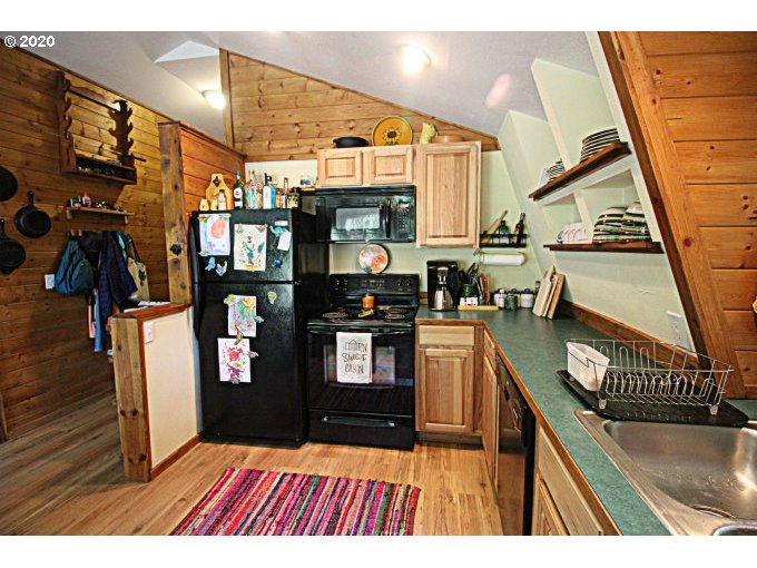 10207 Ridgeview Terrace Birkenfeld, OR 97016 - Photo 14 of 32 Gallery Image 14