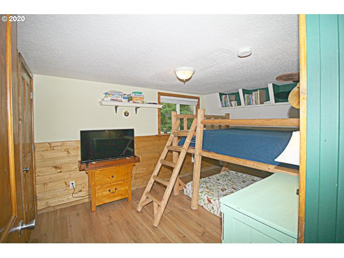 10207 Ridgeview Terrace Birkenfeld, OR 97016 - Photo 18 of 32 Gallery Image 18