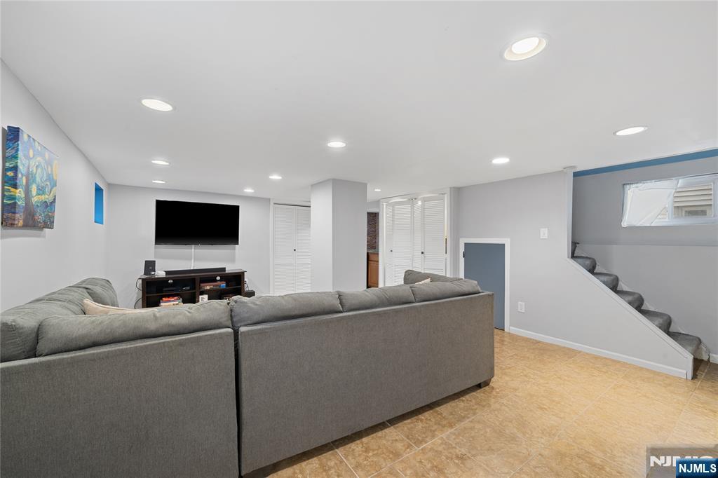 169 Oak Ridge Avenue Nutley, NJ 07110 - Photo 36 of 41