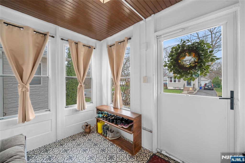 169 Oak Ridge Avenue Nutley, NJ 07110 - Photo 8 of 41