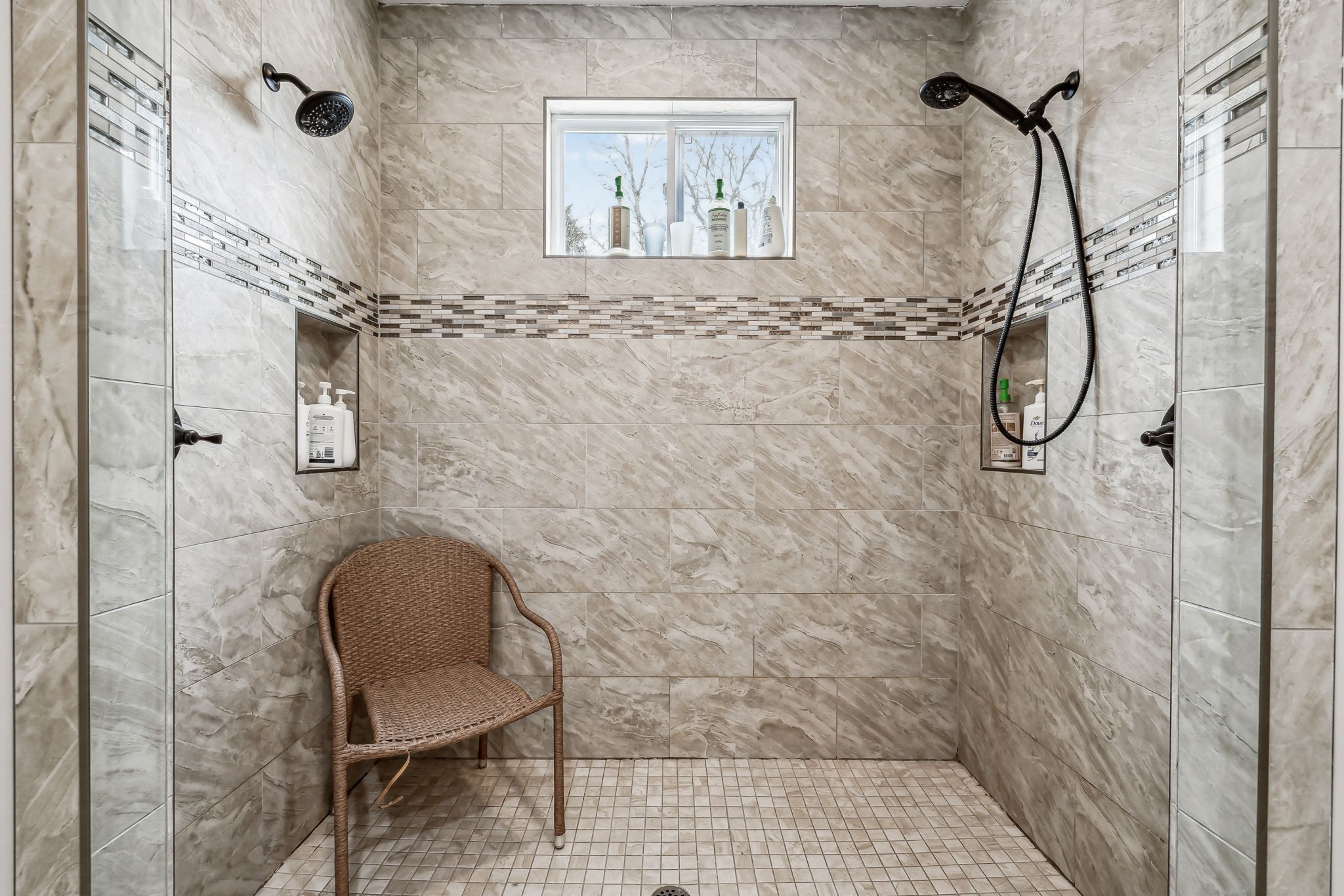 4618 Simmons Bluff Road Lebanon, TN 37090 - Photo 13 of 35 a bathroom with a shower