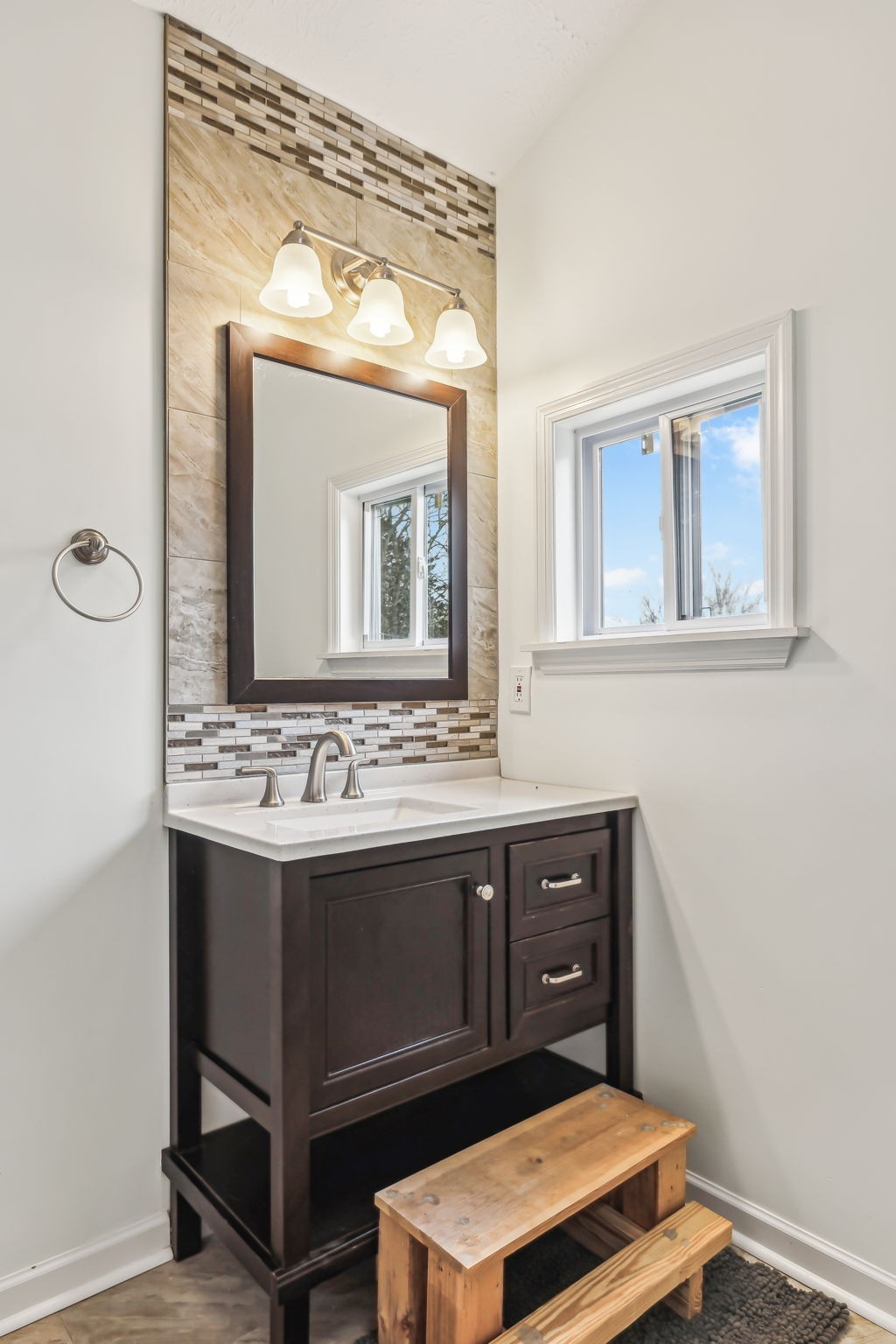 4618 Simmons Bluff Road Lebanon, TN 37090 - Photo 24 of 35 a bathroom with a sink and a mirror
